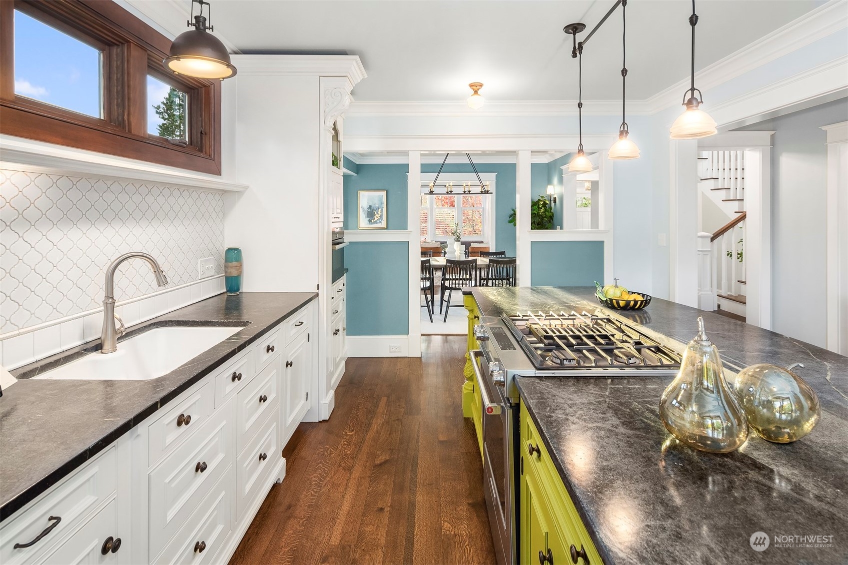 5636 Keystone Place North Seattle, WA 98103 - Photo 9 of 40 Gallery Image 9