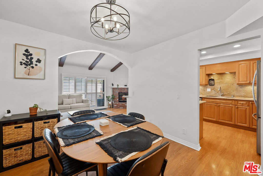 18435 Keswick Street, Unit 8 Reseda, CA 91335 - Photo 4 of 42
