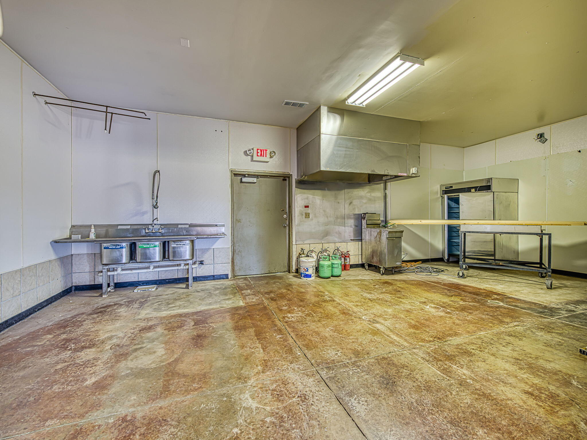 14197 South Telegraph Road Monroe, MI 48161 - Photo 10 of 37 9-web-or-mls-14197 S Telegraph-119_35