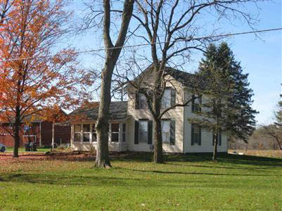 7377 Hartland Road Fenton, MI 48430 - Photo 6 of 6 20242065-5.JPG