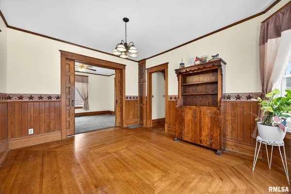 $250,000 | 337 West Chestnut Street, Oneida, IL 61467