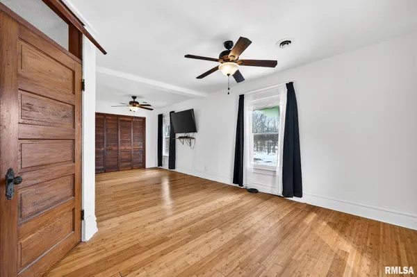 $250,000 | 337 West Chestnut Street, Oneida, IL 61467