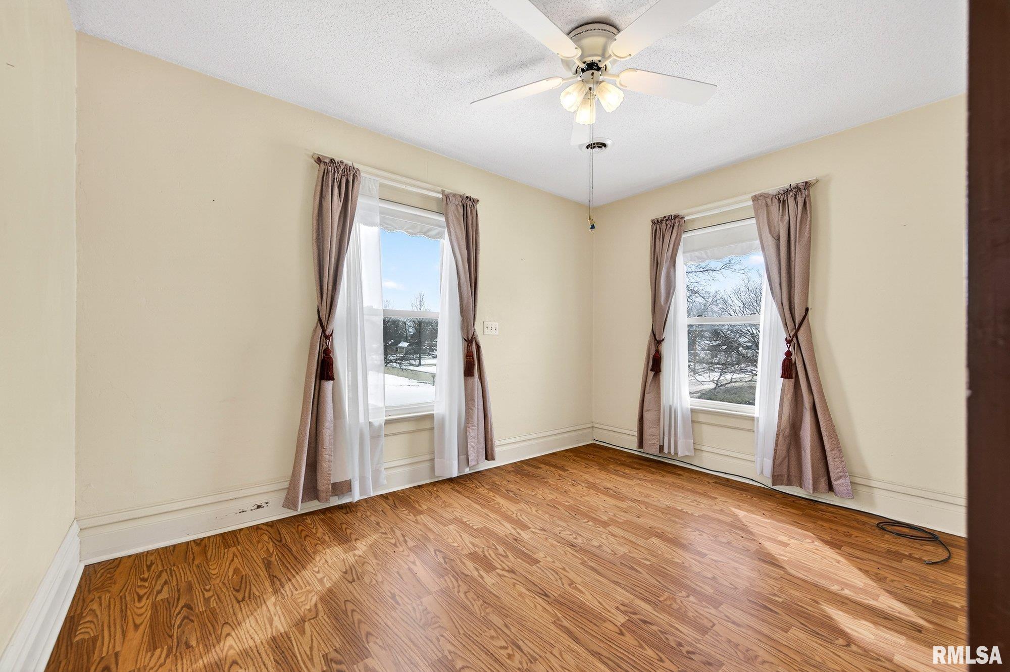 337 West Chestnut Street Oneida, IL 61467 - Photo 26 of 45