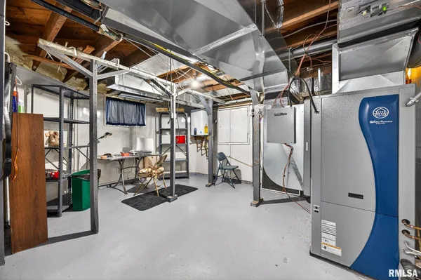 $250,000 | 337 West Chestnut Street, Oneida, IL 61467