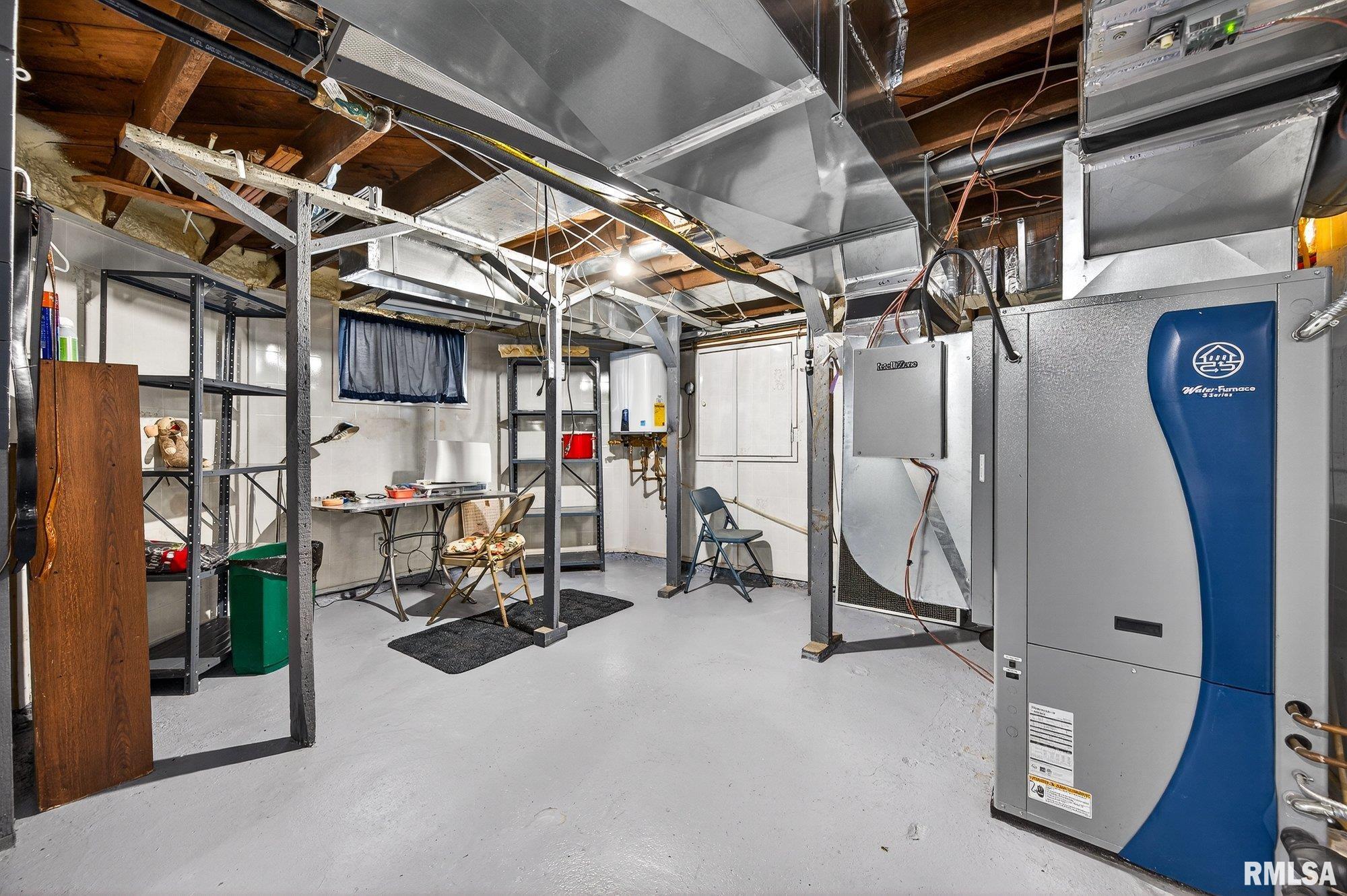 337 West Chestnut Street Oneida, IL 61467 - Photo 31 of 45