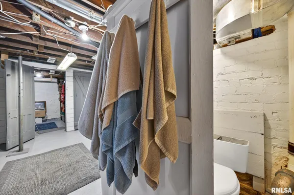 $250,000 | 337 West Chestnut Street, Oneida, IL 61467