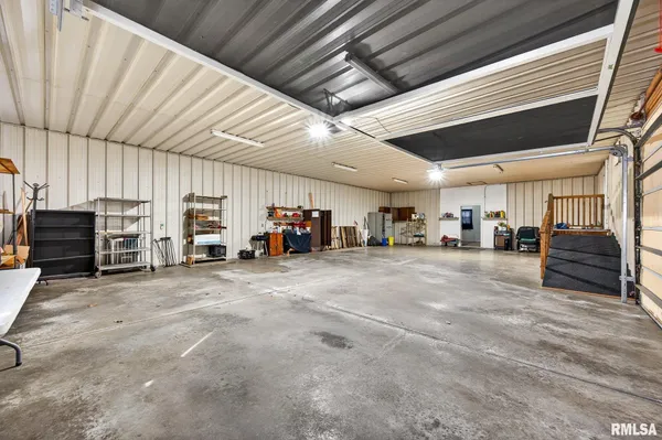 $250,000 | 337 West Chestnut Street, Oneida, IL 61467