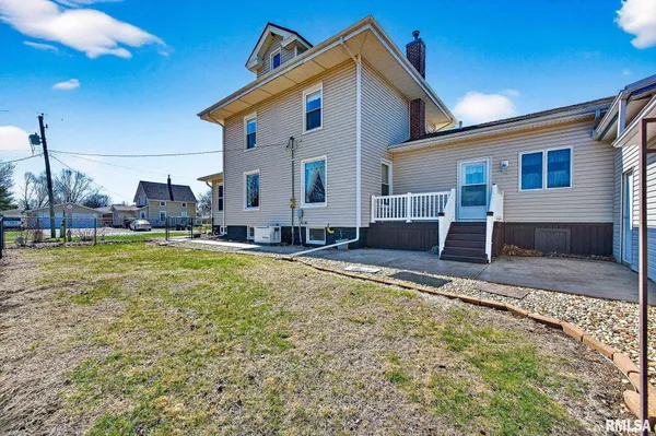 $250,000 | 337 West Chestnut Street, Oneida, IL 61467