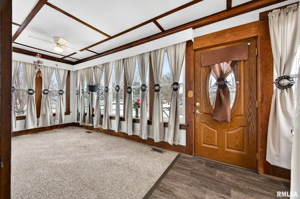 $250,000 | 337 West Chestnut Street, Oneida, IL 61467