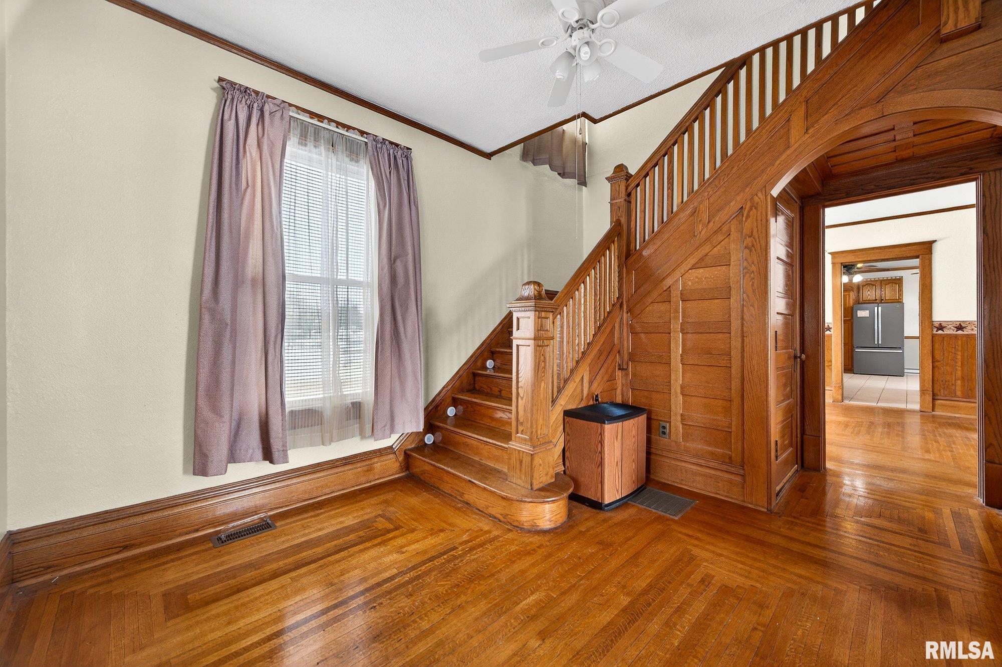 337 West Chestnut Street Oneida, IL 61467 - Photo 8 of 45