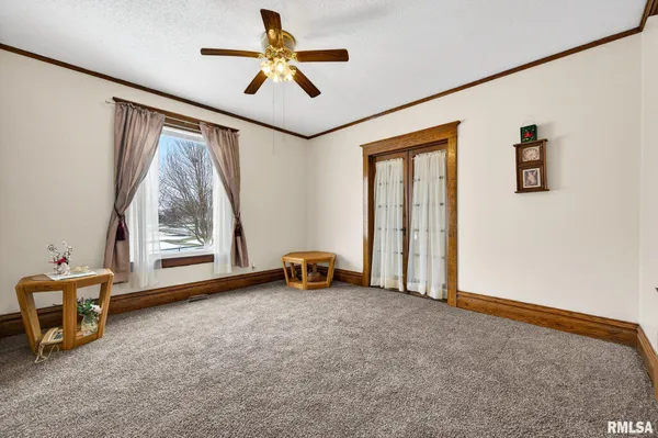 $250,000 | 337 West Chestnut Street, Oneida, IL 61467