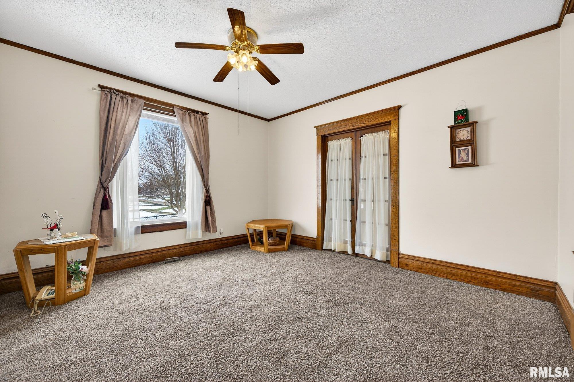 337 West Chestnut Street Oneida, IL 61467 - Photo 10 of 45