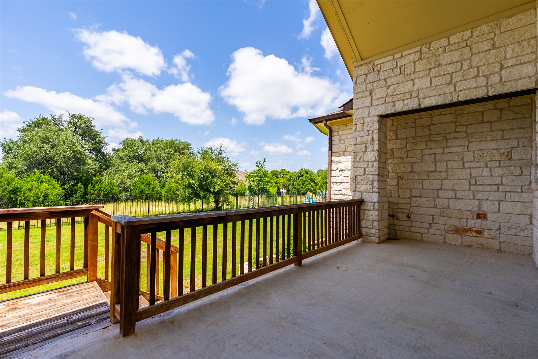 212 Eiglehart Road Austin, TX 78737 - Photo 2 of 31