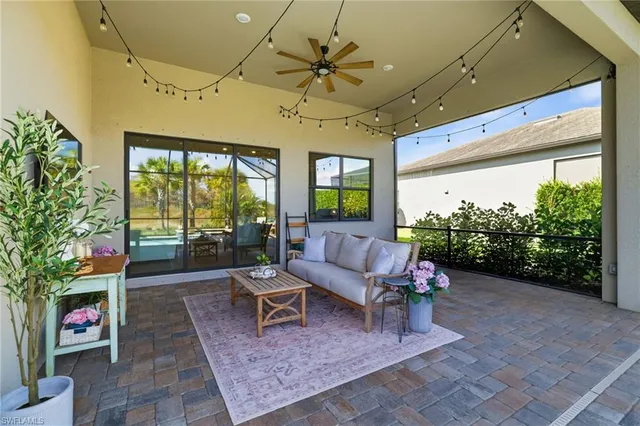 a view of a green field with lots of green space