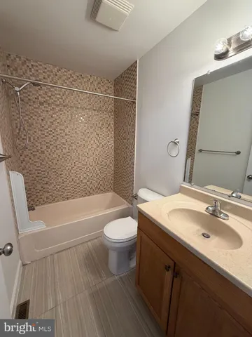 $2,400 | 2514 St James Church Road, Wilmington, DE 19808