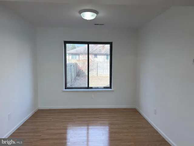 $2,400 | 2514 St James Church Road, Wilmington, DE 19808