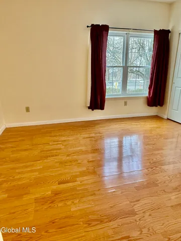 $250,000 | 1013 Hampton Pl Boulevard, North Greenbush, NY 12180