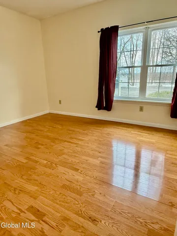 $250,000 | 1013 Hampton Pl Boulevard, North Greenbush, NY 12180