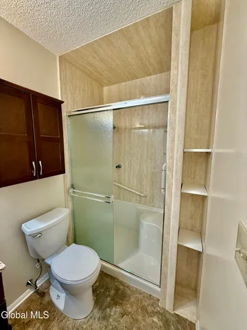 $250,000 | 1013 Hampton Pl Boulevard, North Greenbush, NY 12180