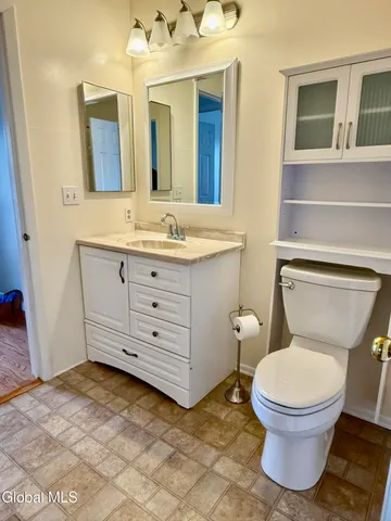 $250,000 | 1013 Hampton Pl Boulevard, North Greenbush, NY 12180