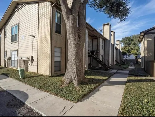 $1,370 | 10650 Steppington Drive, Unit 122, Dallas, TX 75230