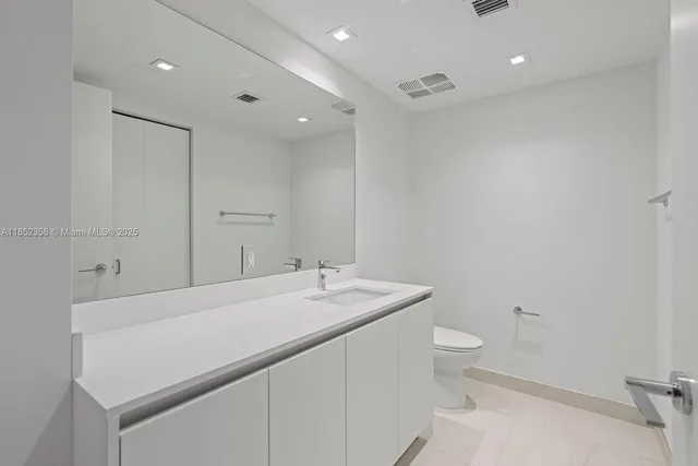 $2,200,000 | 1116 North Ocean Boulevard, Unit 304, Pompano Beach, FL 33062