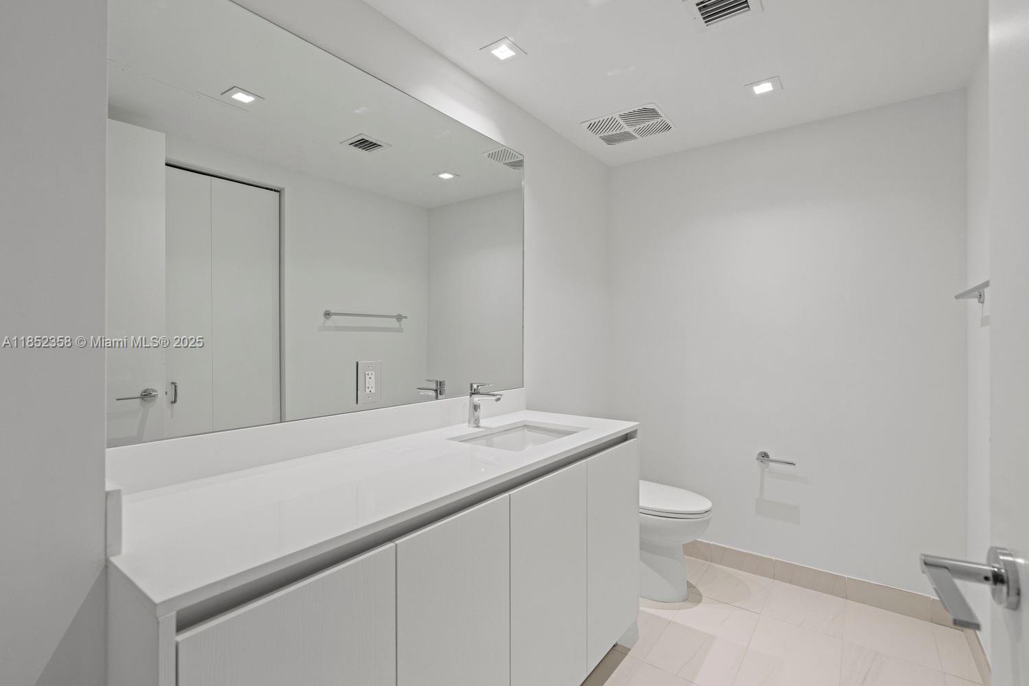 1116 North Ocean Boulevard, Unit 304 Pompano Beach, FL 33062 - Photo 25 of 100