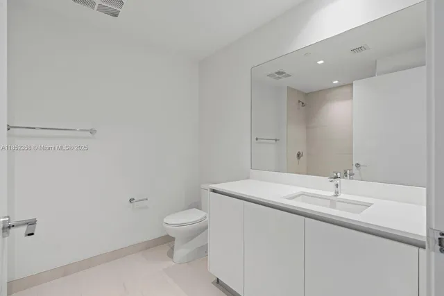 $2,200,000 | 1116 North Ocean Boulevard, Unit 304, Pompano Beach, FL 33062