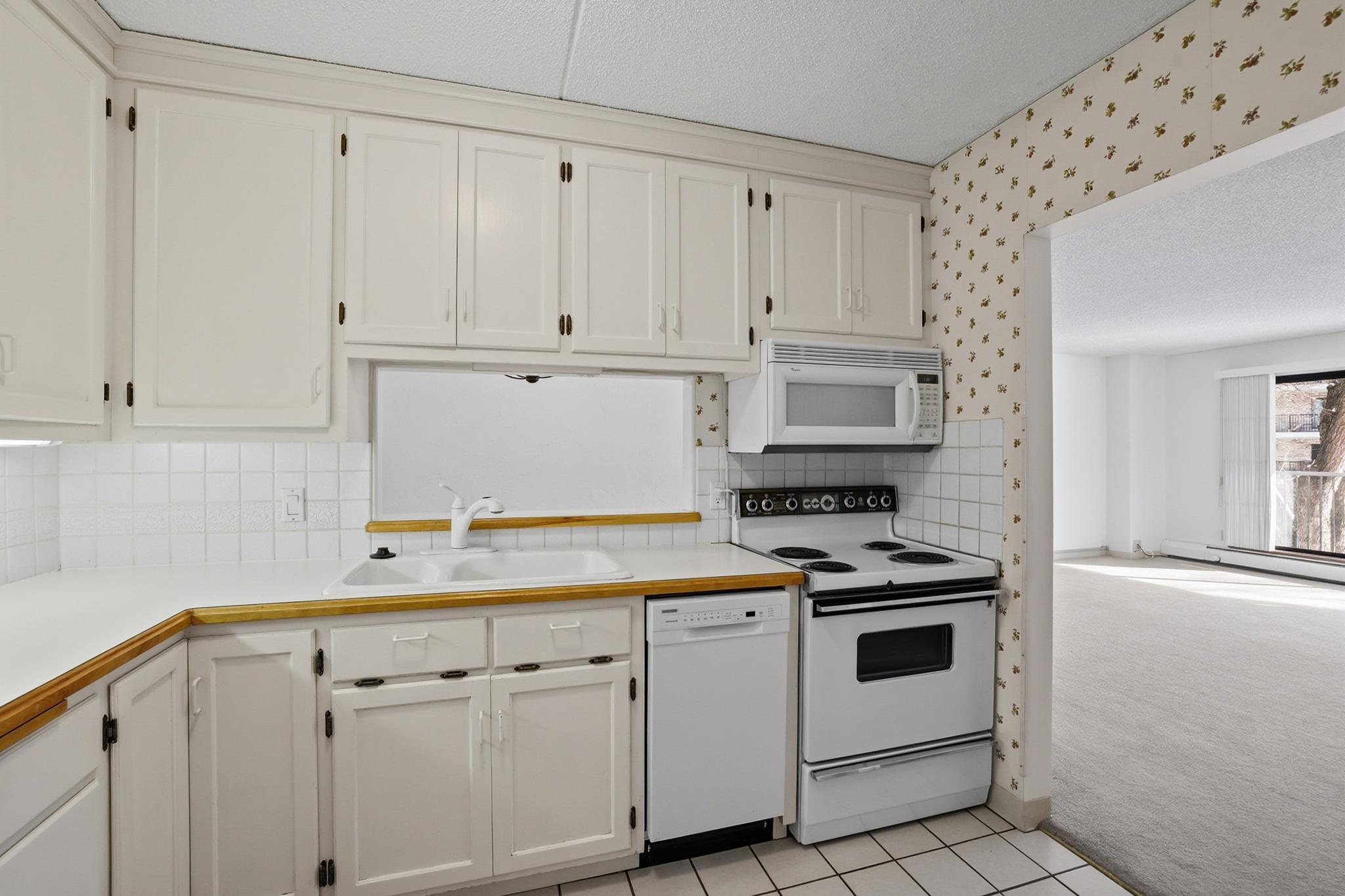 10531 Cedar Lk Road South, Unit 312 Hopkins, MN 55305 - Photo 12 of 35