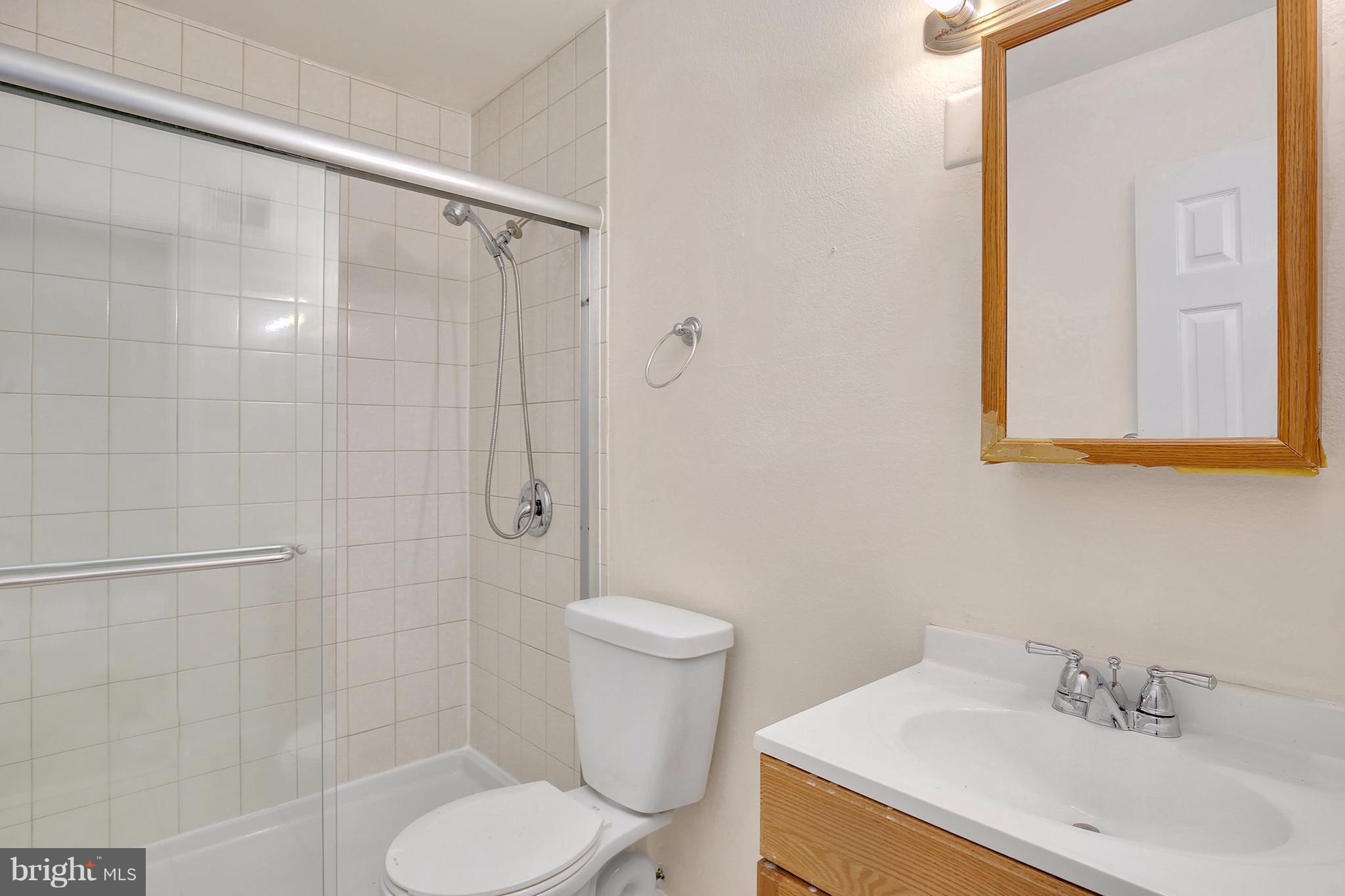 1717 Wilcox Lane Silver Spring, MD 20906 - Photo 22 of 30 Bath (Master)