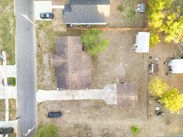 $130,000 | 808 Uvalde Street, Pleasanton, TX 78064