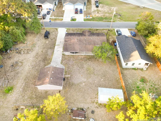 $130,000 | 808 Uvalde Street, Pleasanton, TX 78064