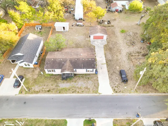 $130,000 | 808 Uvalde Street, Pleasanton, TX 78064