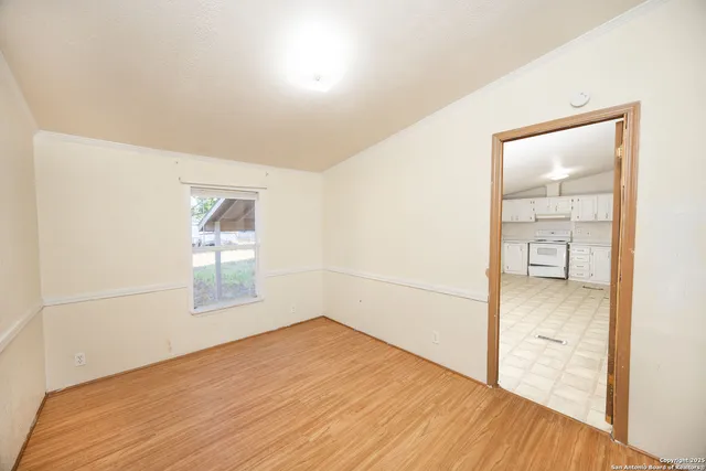 $130,000 | 808 Uvalde Street, Pleasanton, TX 78064