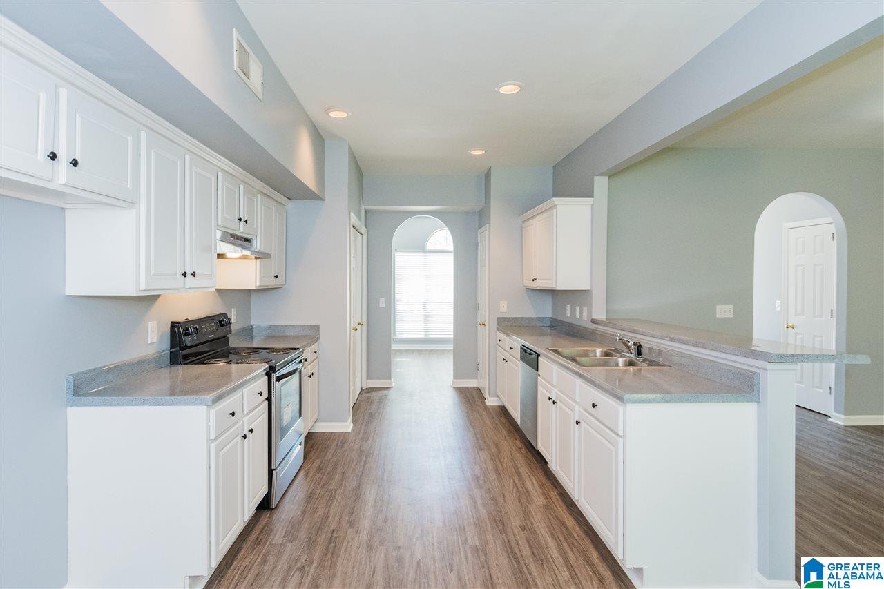 431 Cambrian Ridge Trail Pelham, AL 35124 - Photo 6 of 31