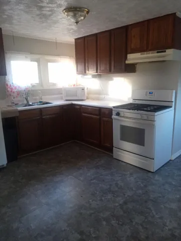 $138,500 | 325 East Leroy Street, Burlington, MI 49029