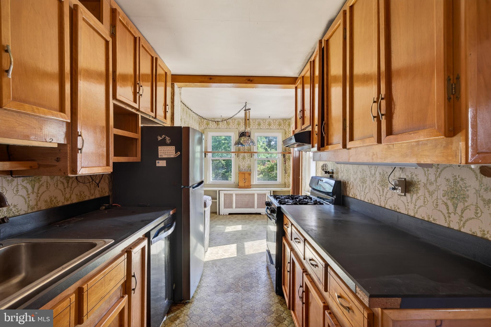 7737 Parkview Road Upper Darby, PA 19082 - Photo 14 of 35