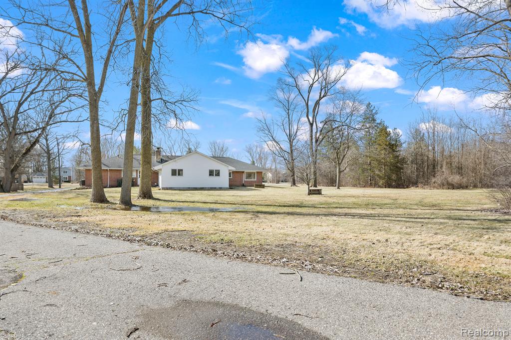 650 Grace Avenue Rochester Hills, MI 48307 - Photo 41 of 57