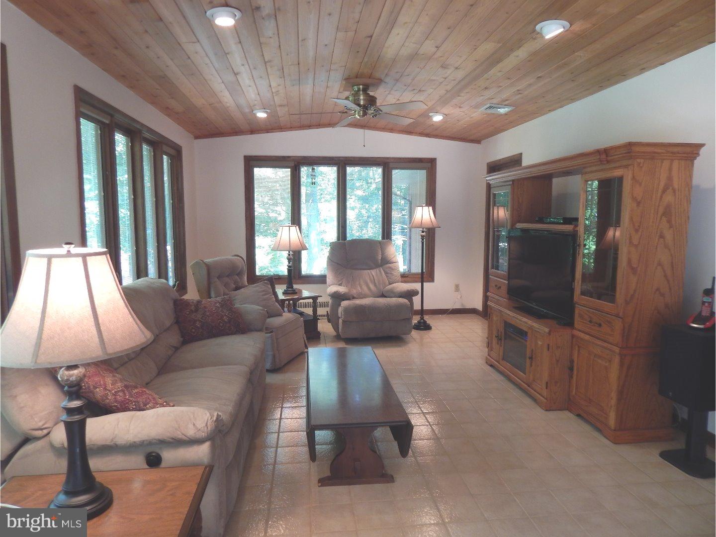 2390 North Schaffer Road Pottstown, PA 19464 - Photo 2 of 18 Gallery Image 2