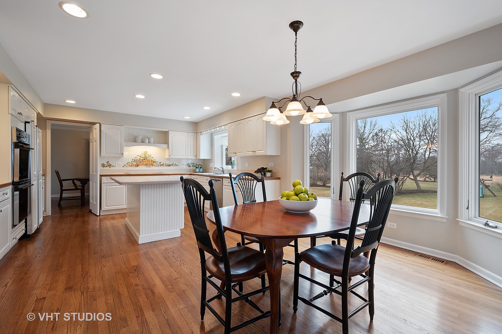 409 North Valley Road Barrington, IL 60010 - Photo 4 of 15