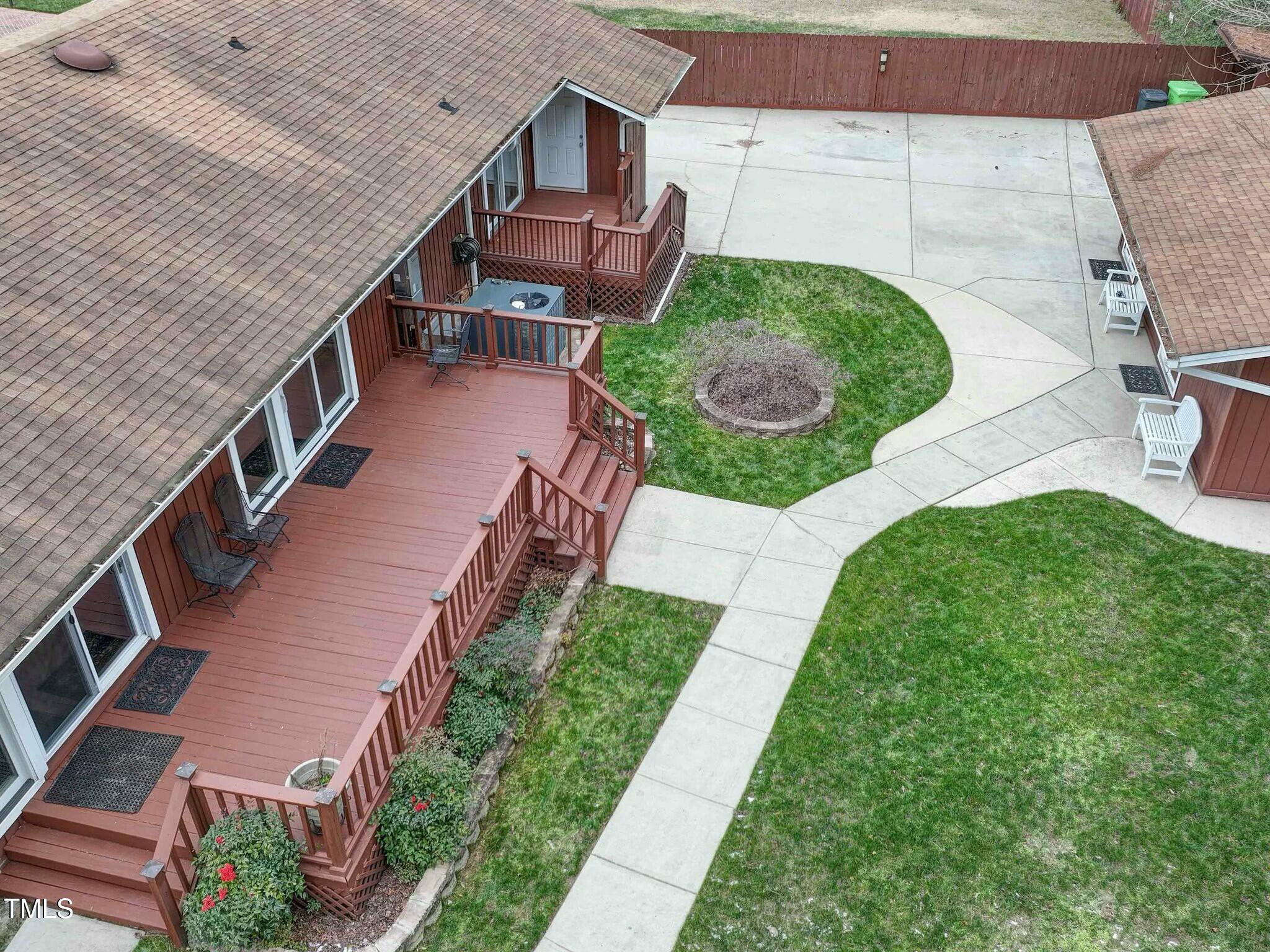 1009 Deboy Street Raleigh, NC 27606 - Photo 6 of 25 Back yard/patio