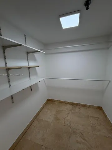 $2,400 | 555 Northeast 15th Street, Unit 14K, Miami, FL 33132