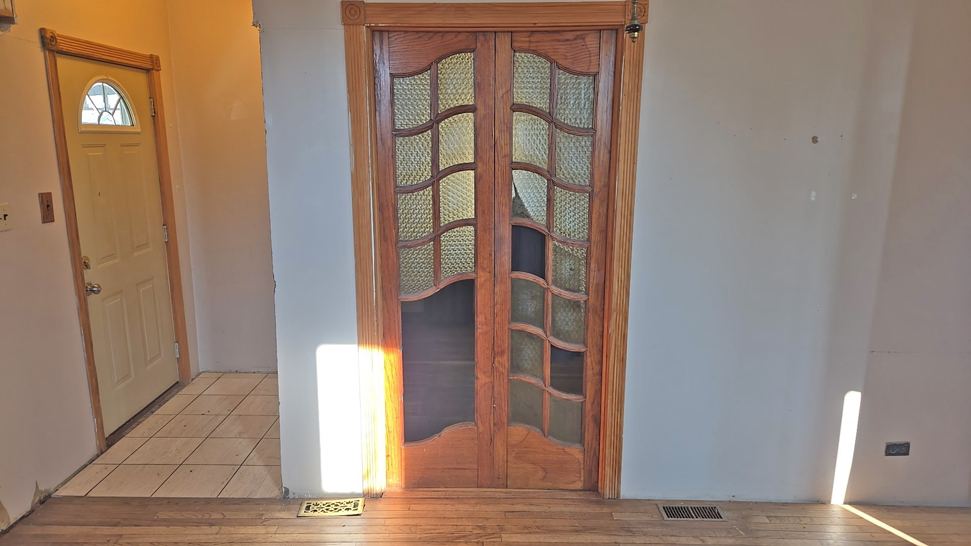 3417 Butler Avenue Steger, IL 60475 - Photo 14 of 22 a view of an entryway of house