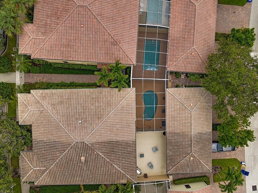 147 Rivinia Drive Jupiter, FL 33458 - Photo 4 of 49 147-Rivinia-Dr-003-1024