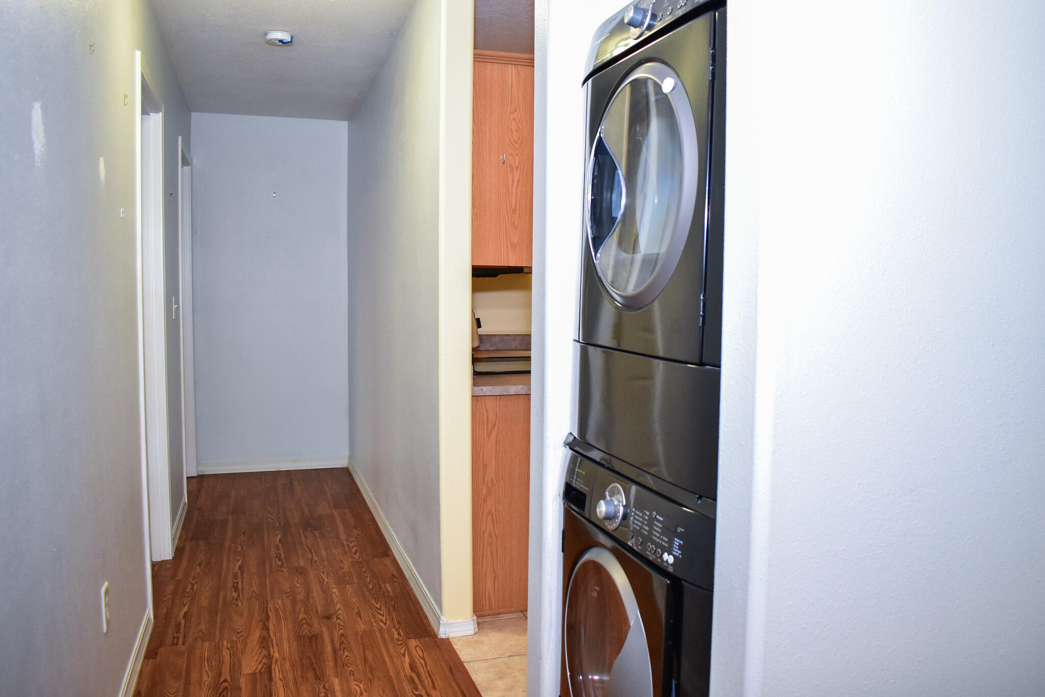 3015 Merriman Road, Unit 8 Medford, OR 97501 - Photo 11 of 24 Includes Stackable Washer/Dryer