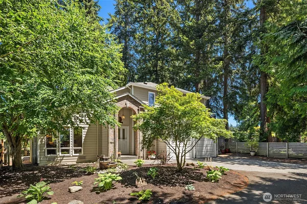 $1,025,000 | 647 Edmonds Way, Edmonds, WA 98020