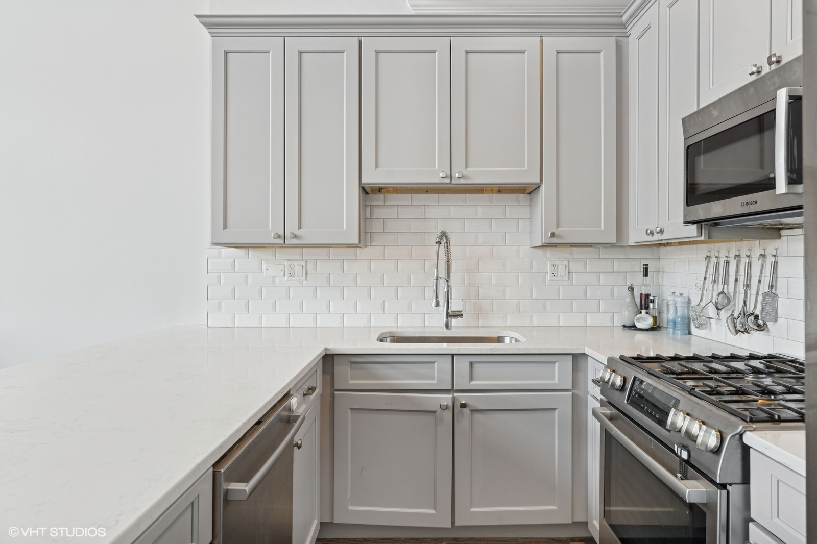 29 North Morgan Street, Unit PH Chicago, IL 60607 - Photo 8 of 23 Gallery Image 8