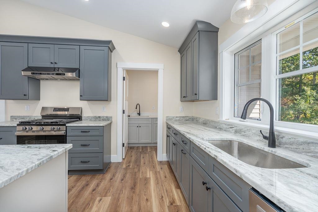 320 Knox Marsh Road Dover, NH 03820 - Photo 7 of 27