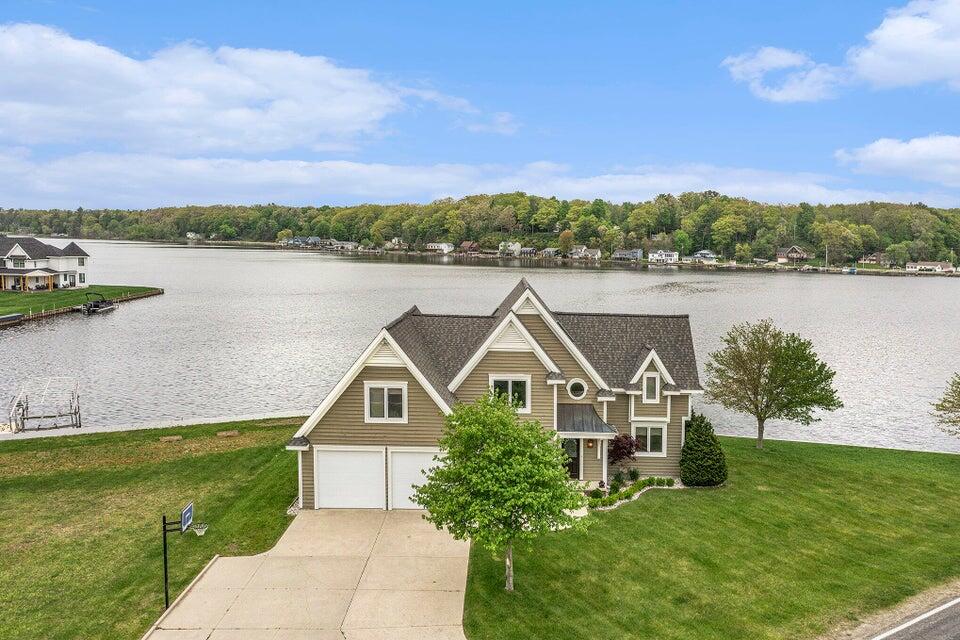 5306 W Longbridge