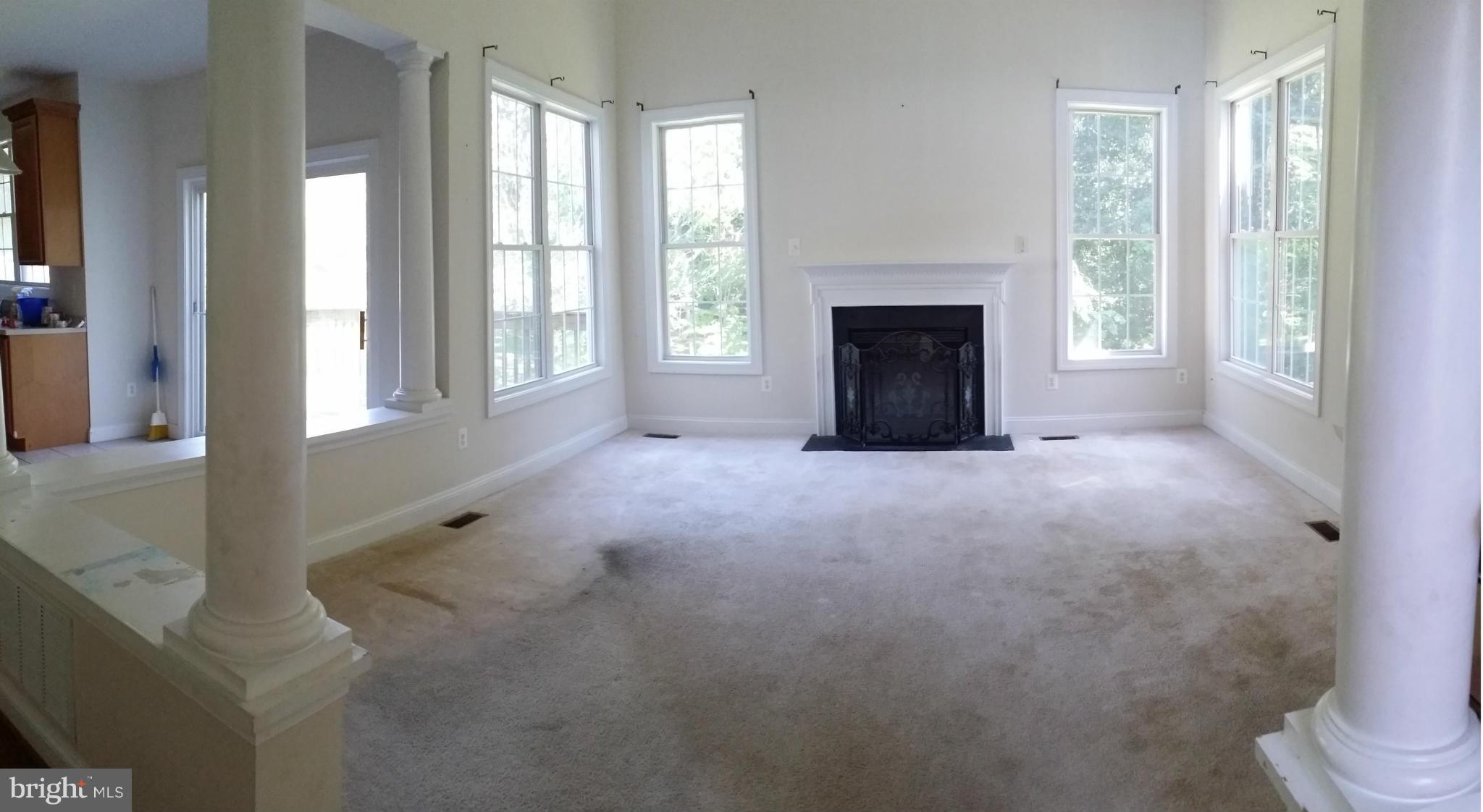 404 Broadneck Road Annapolis, MD 21409 - Photo 4 of 28 Living Room w/gas Fireplace